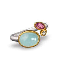 Laden Sie das Bild in den Galerie-Viewer, Three stones in harmony / Unikatring für Damen - verkauft!