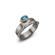 Load image into Gallery viewer, women´s silver ring with light blue topas