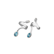 Laden Sie das Bild in den Galerie-Viewer, women´s earcuff silver with light blue Zirconia