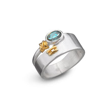 Laden Sie das Bild in den Galerie-Viewer, women´s gemstone ring, partly gold-plated, swiss blue topaz