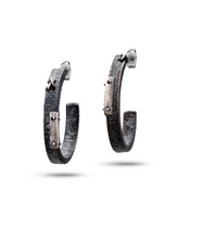 Laden Sie das Bild in den Galerie-Viewer, silver creoles raw style oxidised