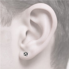 Laden Sie das Bild in den Galerie-Viewer, Earstuds cross wise / Ohrstecker für Herren