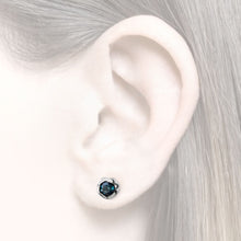 Laden Sie das Bild in den Galerie-Viewer, The little round one earstud / Ohrstecker für Damen