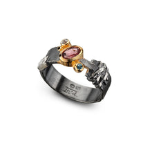 Laden Sie das Bild in den Galerie-Viewer, women´s gemstone ring, oxidized, partly gold-plated, turmaline, sapphire, blue topaz