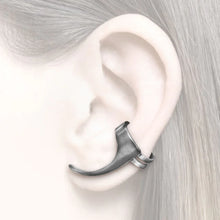 Load image into Gallery viewer, women´s earcuff straight design silver oxidized
