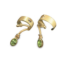 Laden Sie das Bild in den Galerie-Viewer, earcuff gold green zirconia