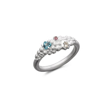 Laden Sie das Bild in den Galerie-Viewer, women´s silverring with 3 gemstones