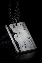 Laden Sie das Bild in den Galerie-Viewer, handmade silver pendant for men