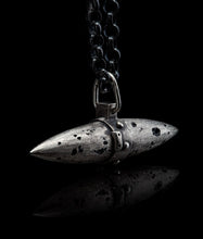Laden Sie das Bild in den Galerie-Viewer, vintage design men´s pendant, oxidized silver