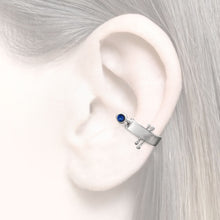 Laden Sie das Bild in den Galerie-Viewer, silver earcuff Sapphire
