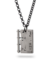 Laden Sie das Bild in den Galerie-Viewer, 13 05 14 pendant / Vintage-Design Herrenanhänger
