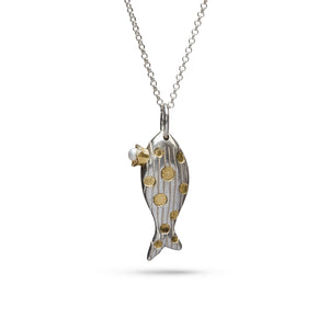 Fish royal with pearl / Kettenanhänger für Damen