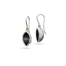 Load image into Gallery viewer, Silverearrings with forage cup and white Zirkonia oxidized
