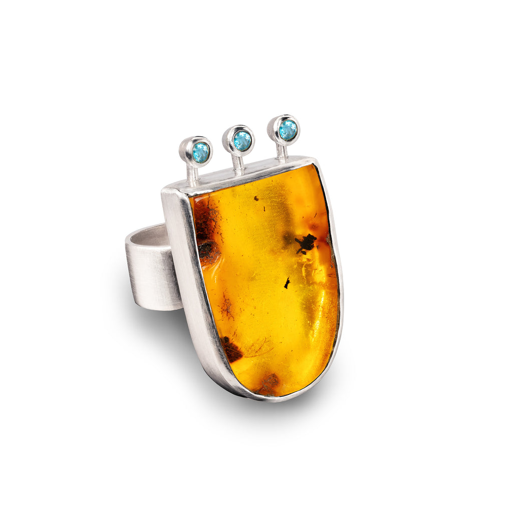 Unique amber ring with 3 gemstones (b) / Unikat Bersnteinring für Damen