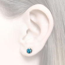 Laden Sie das Bild in den Galerie-Viewer, The little round one earstud / Ohrstecker für Damen
