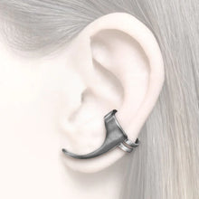 Load image into Gallery viewer, women´s earcuff straight design silver oxidized

