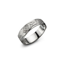 Load image into Gallery viewer, women´s silver ring, blackened silver
