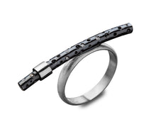 Load image into Gallery viewer, women´s gemstone ring, oxidized, white zirkonia
