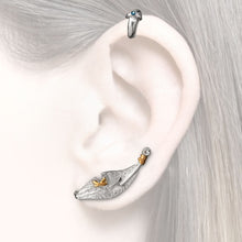 Laden Sie das Bild in den Galerie-Viewer, women´s earcuffs silver in two parts white and light blue Zirconia
