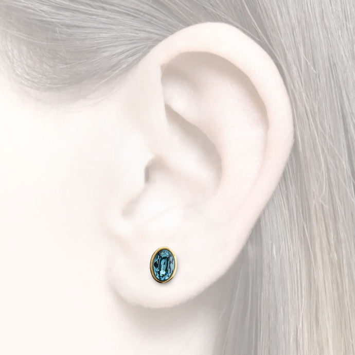 women´s earstud with gemstone