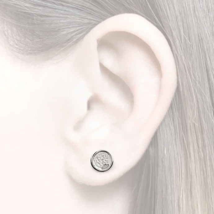 women´s earstud whitened silver